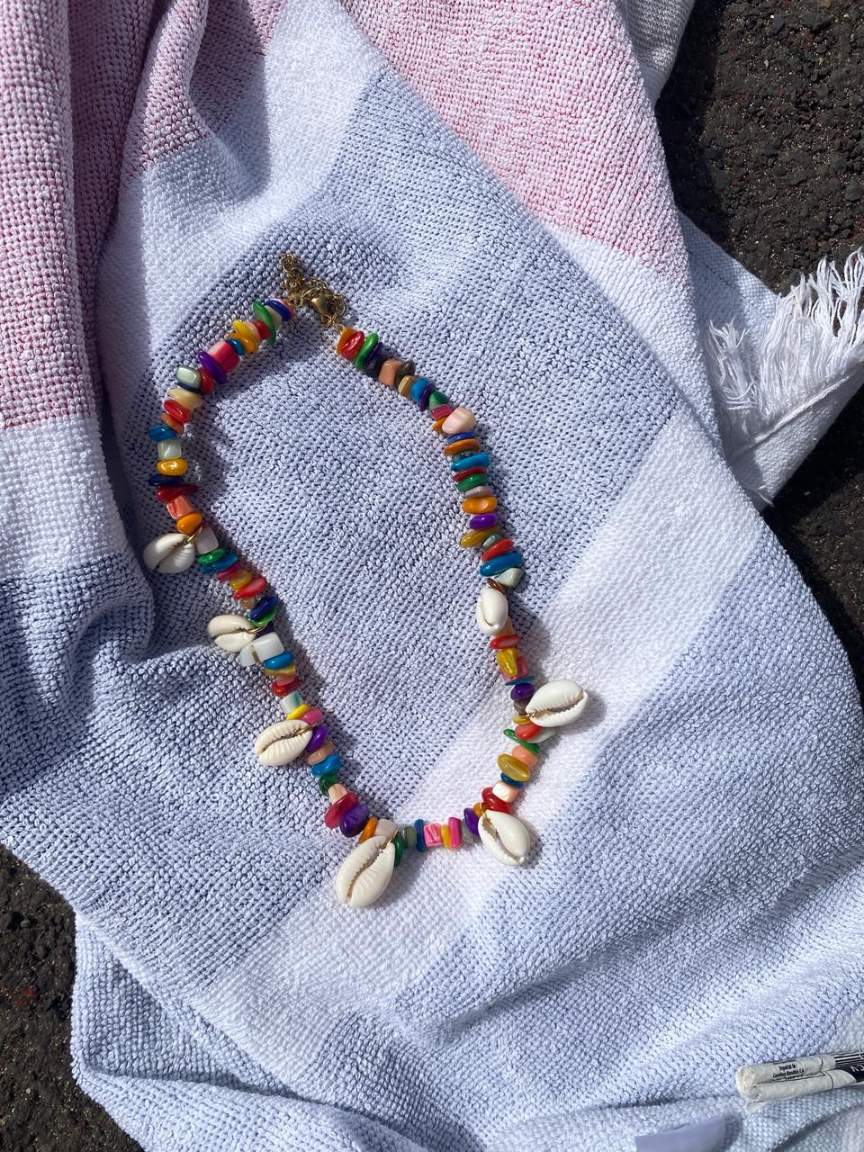 COLORFUL SHELL NECKLACE - Vista 1