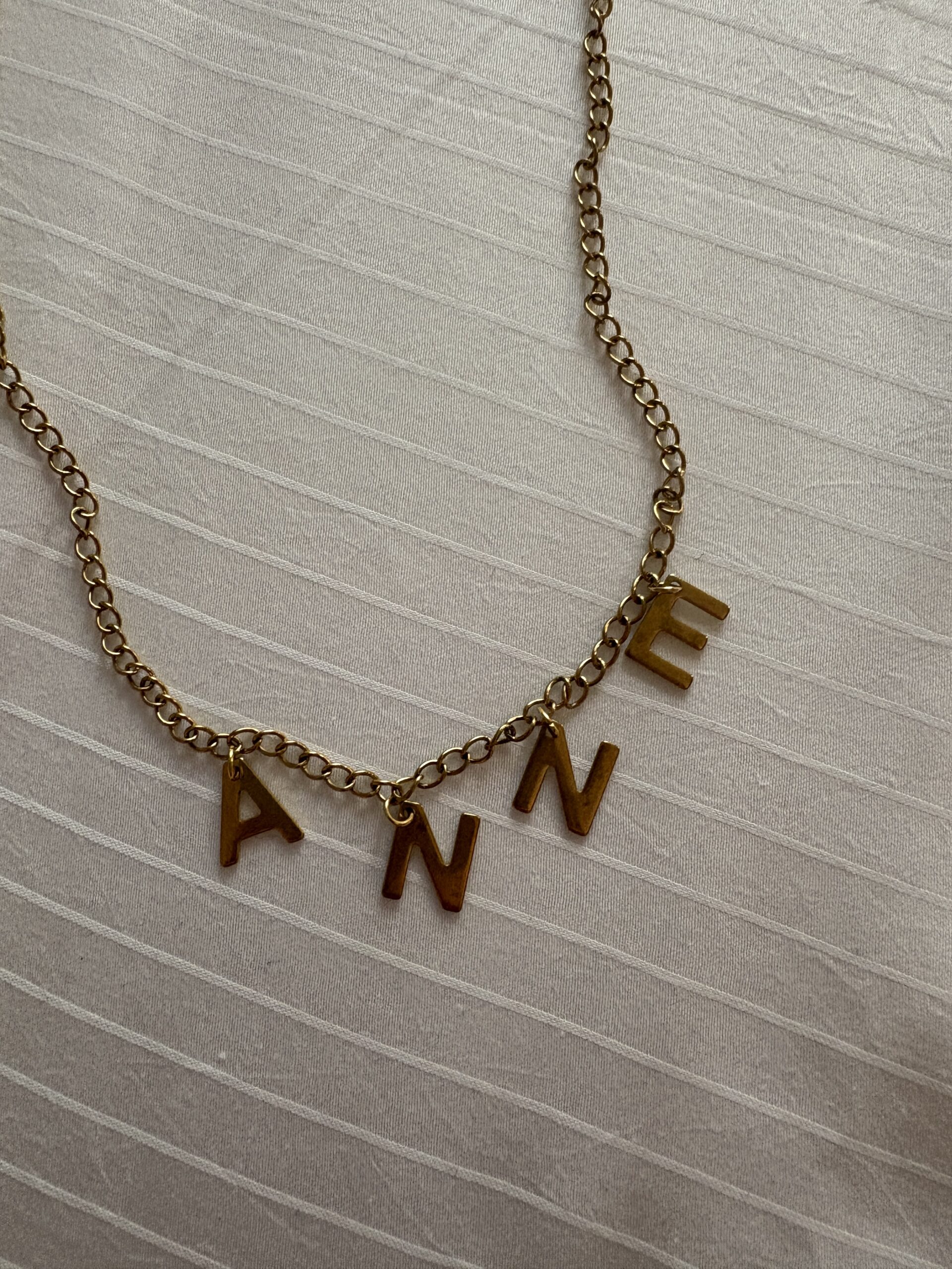 NAME NECKLACE - Vista 1