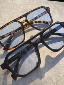 OVERSIZED SUNGLASSES