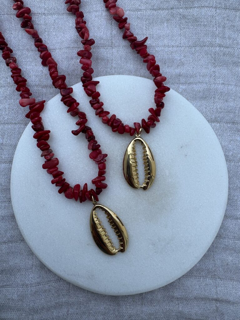 RED SHELL NECKLACE